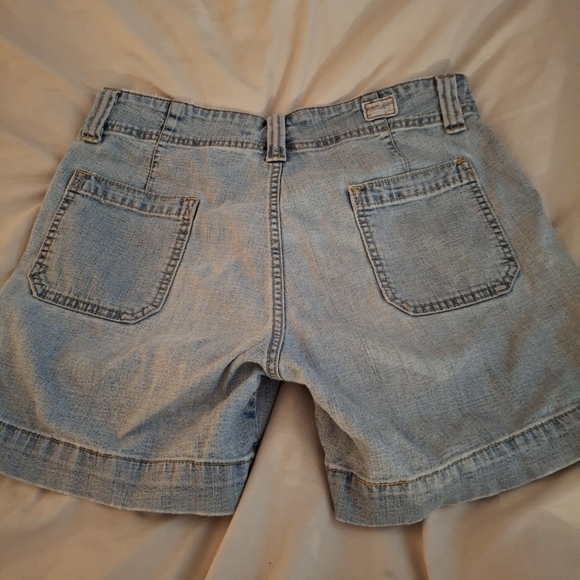 Levi's Blue Jean Shorts Classic Mid-Length - Picture 6 of 8